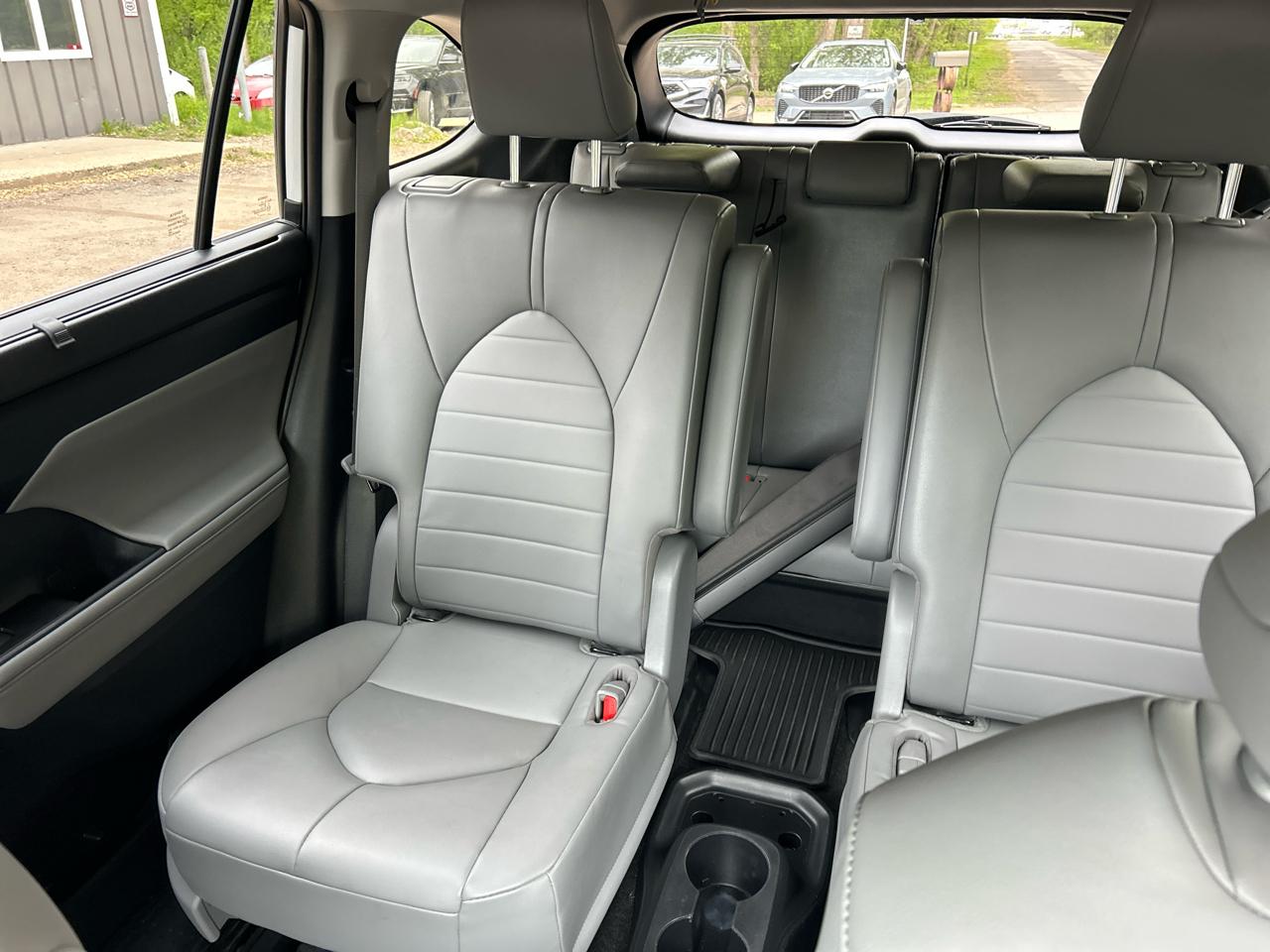 Toyota Highlander L AWD (Natl) 2023