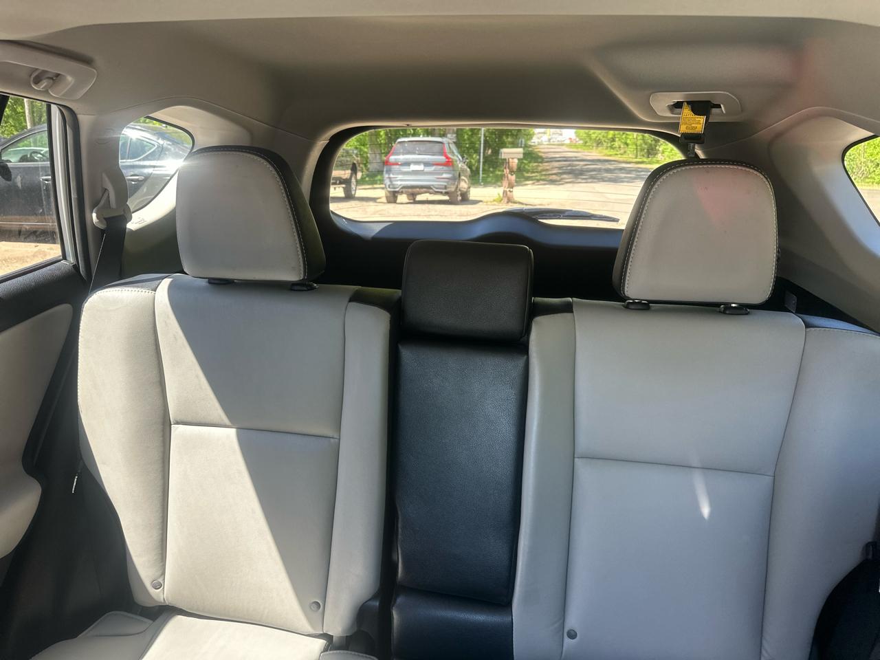 Toyota RAV4 Limited FWD (Natl) 2017