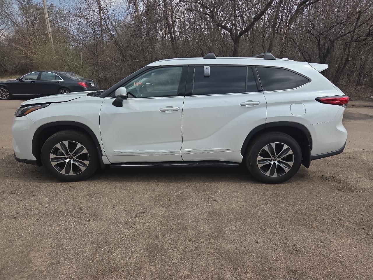 Toyota Highlander XLE AWD (Natl) 2022