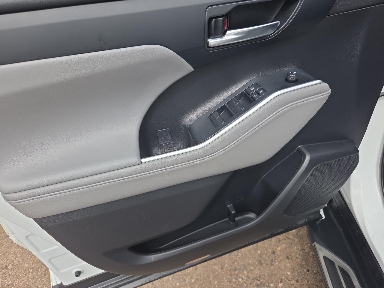 Toyota Highlander XLE AWD (Natl) 2022