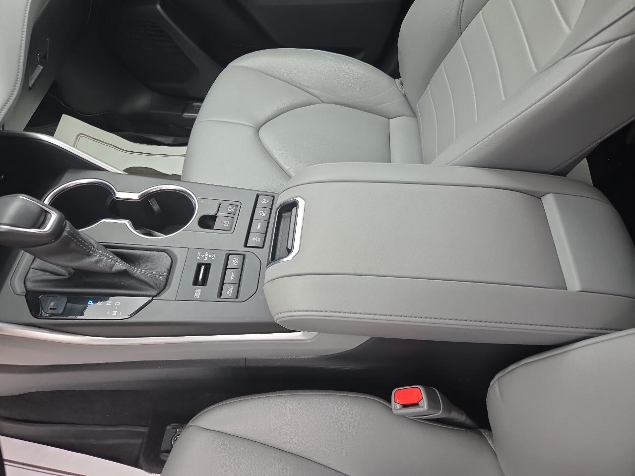 Toyota Highlander XLE AWD (Natl) 2022