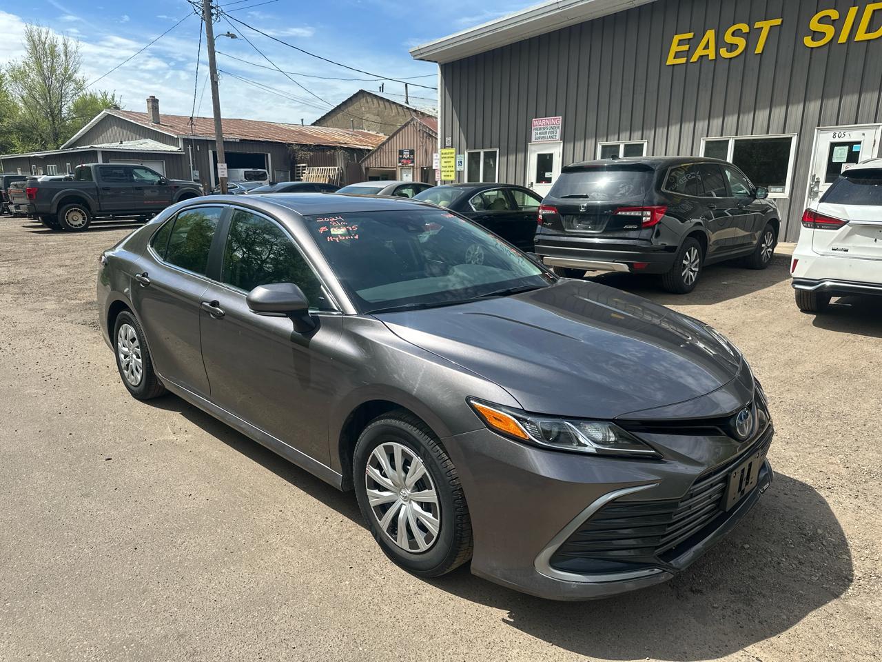 Toyota Camry Hybrid LE CVT (Natl) 2024
