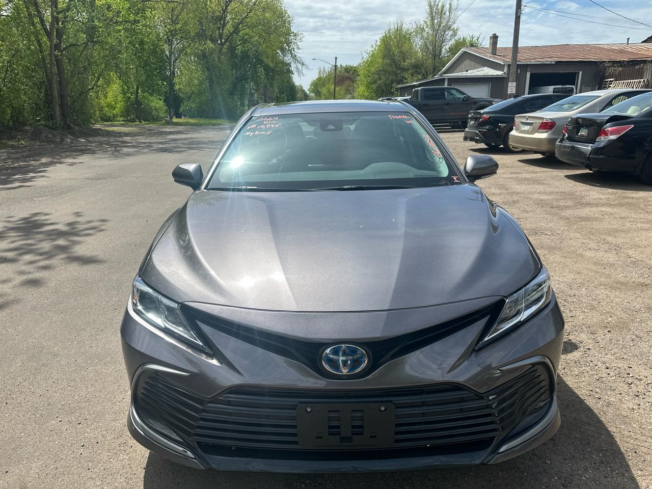 Toyota Camry Hybrid LE CVT (Natl) 2024