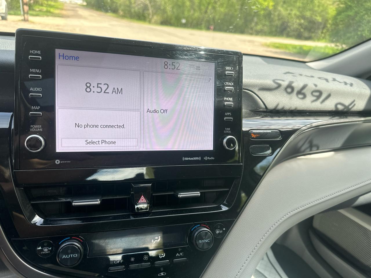 Toyota Camry Hybrid LE CVT (Natl) 2024