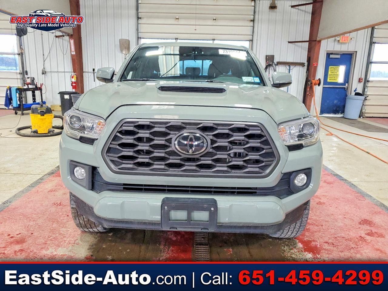 2022 Toyota Tacoma 4WD SR Double Cab 5' Bed V6 AT (Natl)