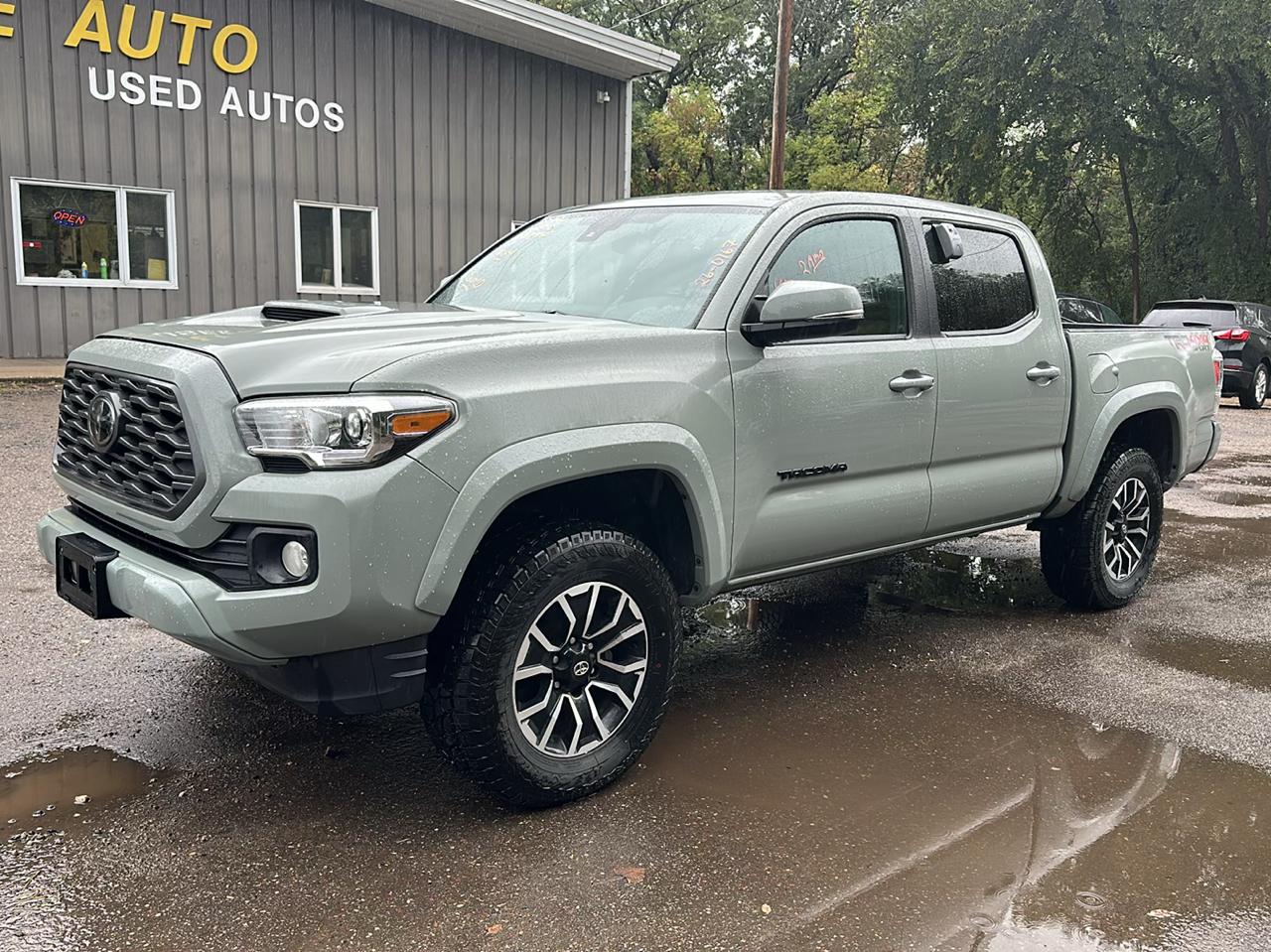 Toyota Tacoma 4WD SR Double Cab 5' Bed V6 AT (Natl) 2022