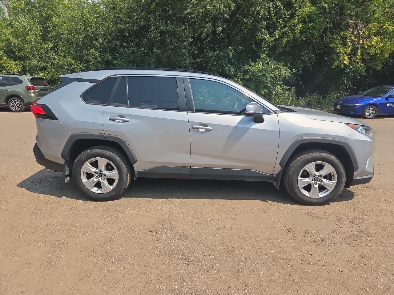 Toyota RAV4 XLE AWD (Natl) 2020
