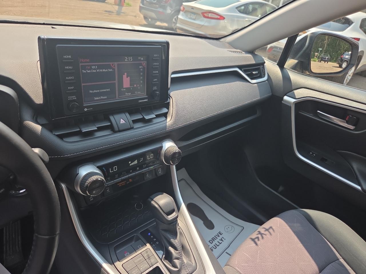 Toyota RAV4 XLE AWD (Natl) 2020