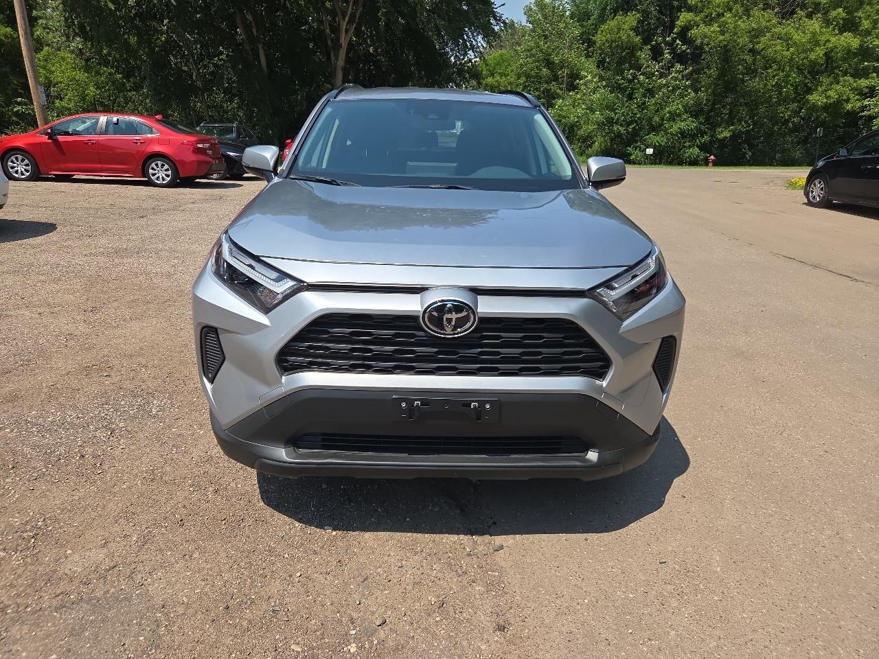 Toyota RAV4 Hybrid XLE AWD (Natl) 2025