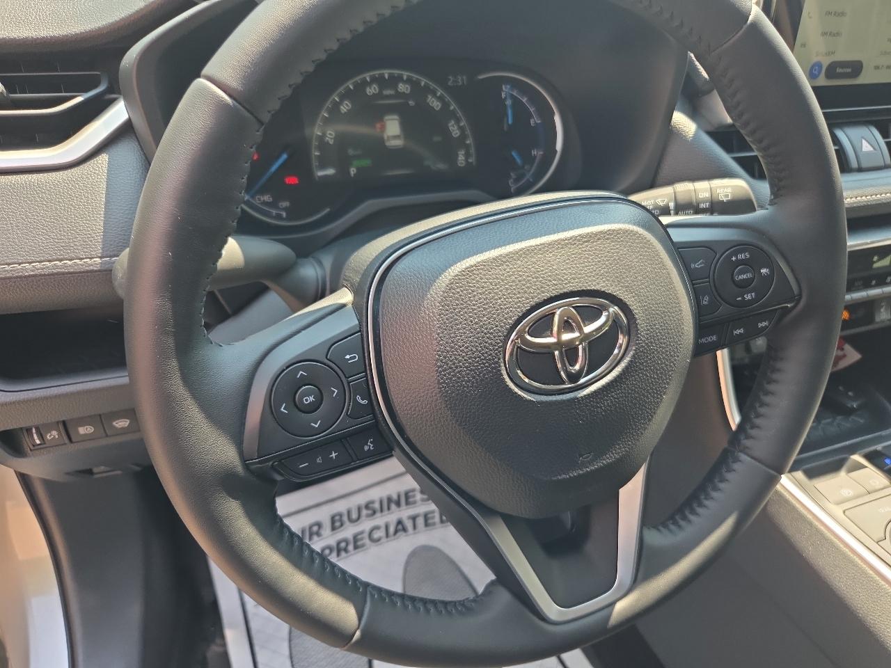 Toyota RAV4 Hybrid XLE AWD (Natl) 2025