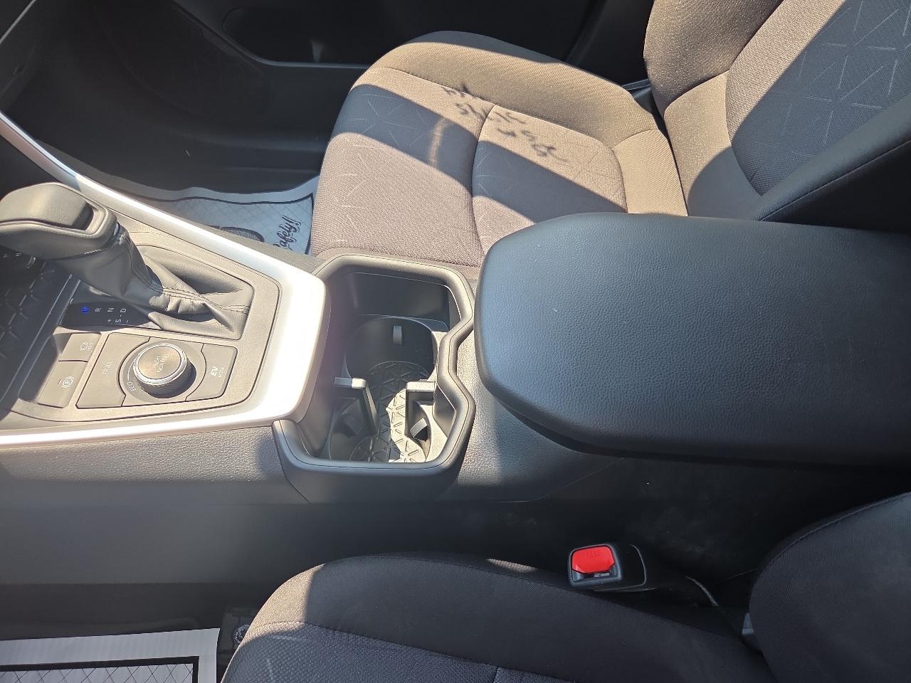 Toyota RAV4 Hybrid XLE AWD (Natl) 2025