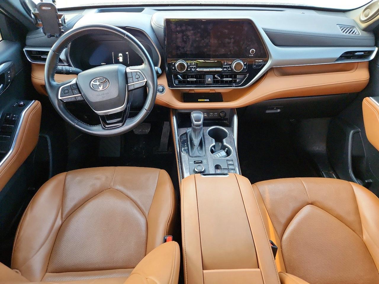 Toyota Highlander L FWD (Natl) 2023