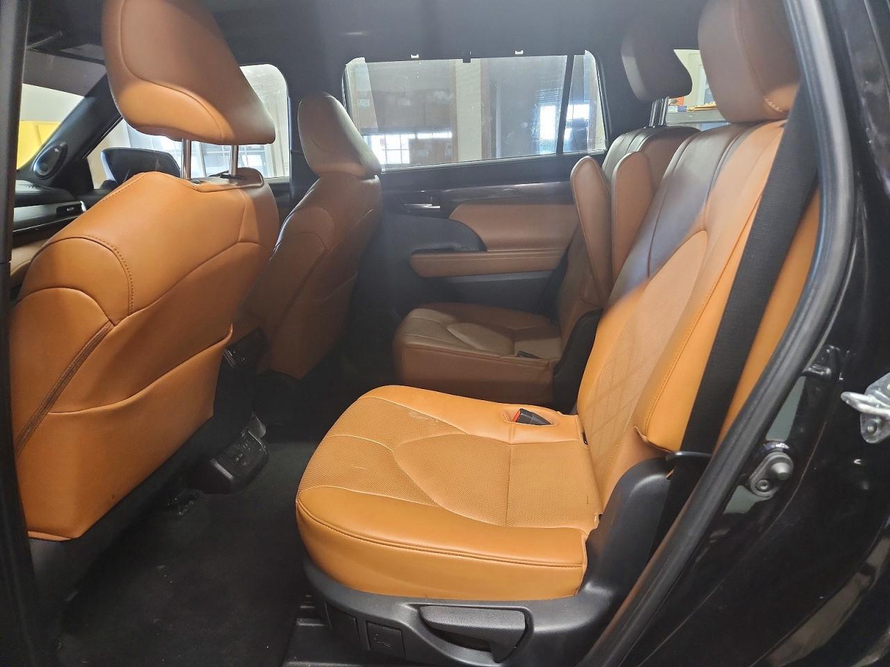 Toyota Highlander L FWD (Natl) 2023