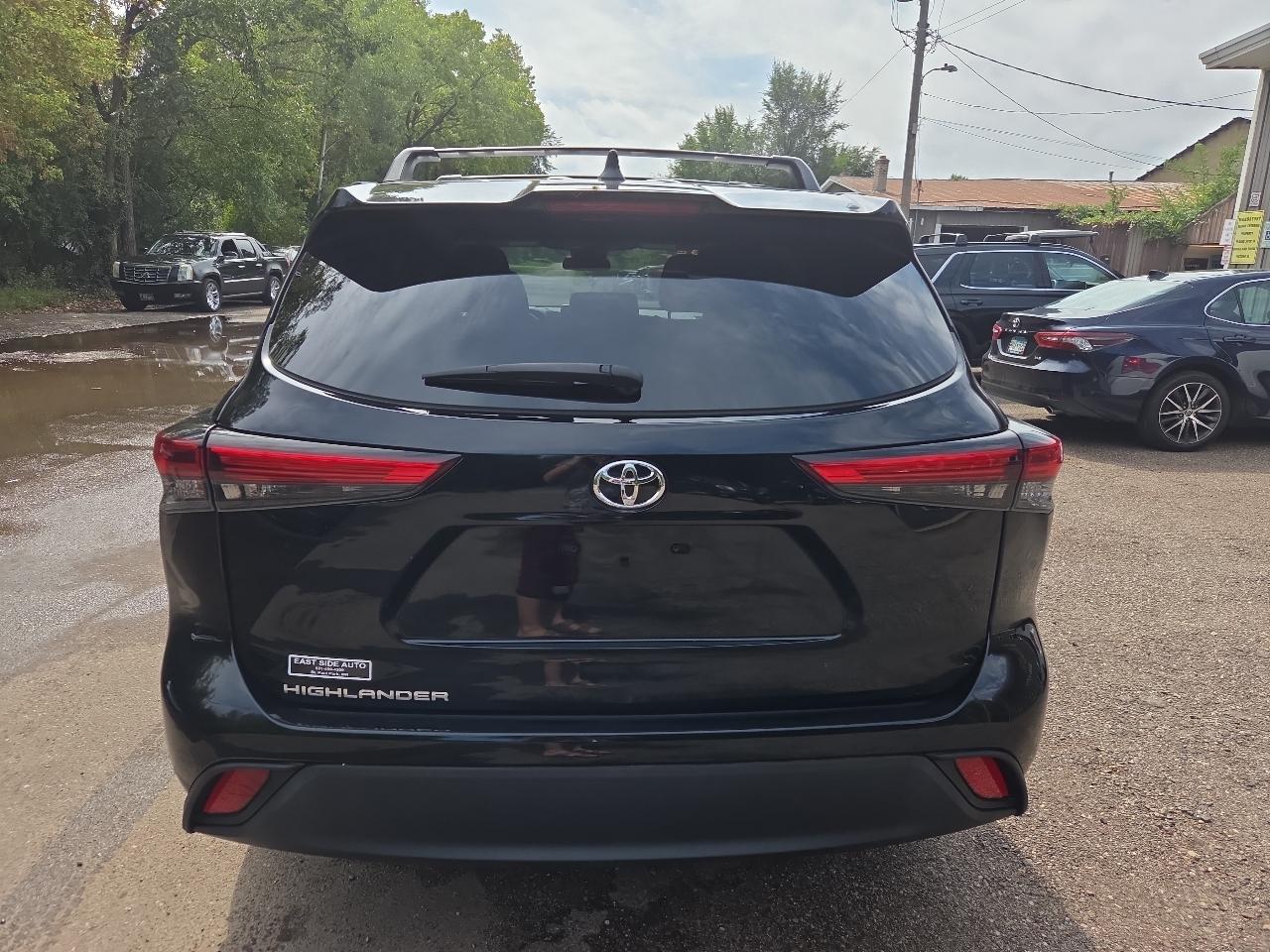Toyota Highlander L FWD (Natl) 2023