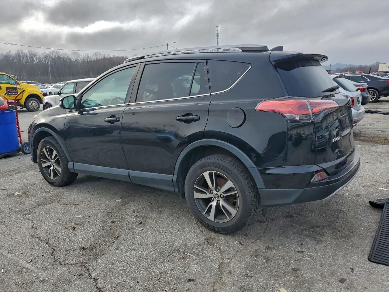 Toyota RAV4 XLE AWD (Natl) 2018