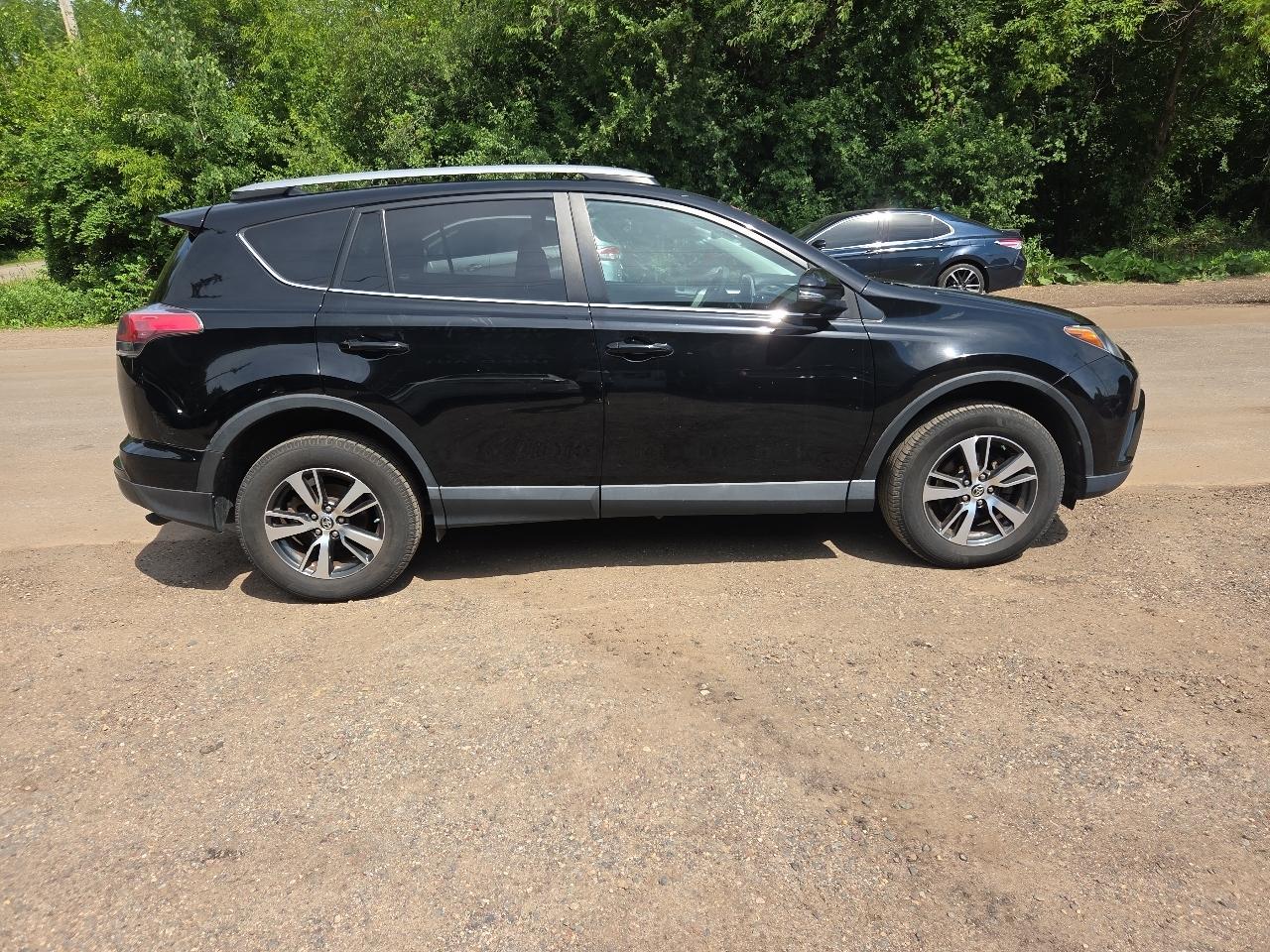 Toyota RAV4 XLE AWD (Natl) 2018