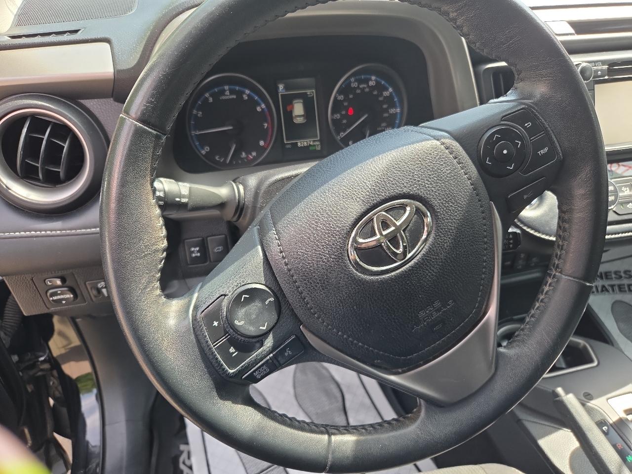 Toyota RAV4 XLE AWD (Natl) 2018