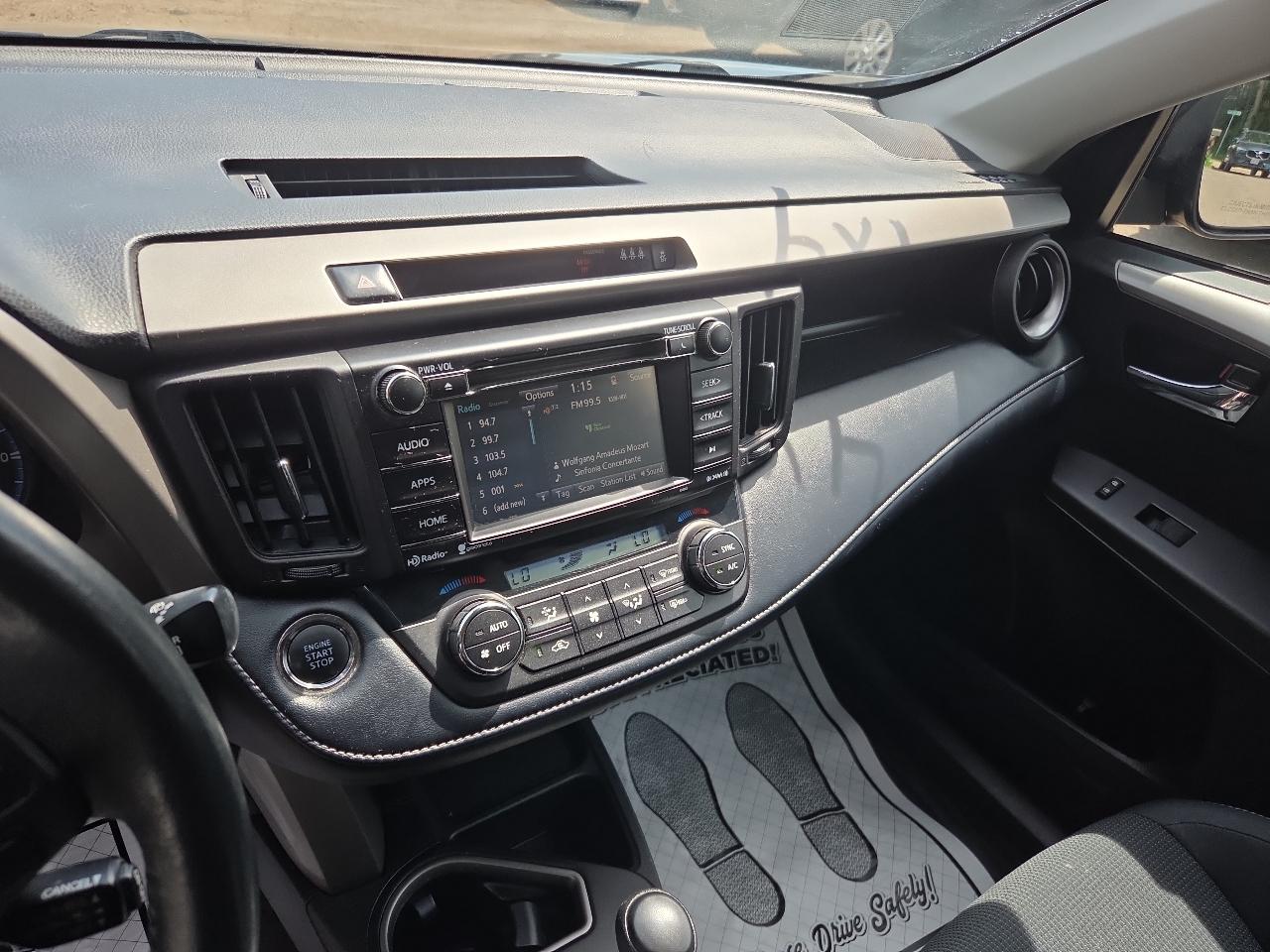 Toyota RAV4 XLE AWD (Natl) 2018