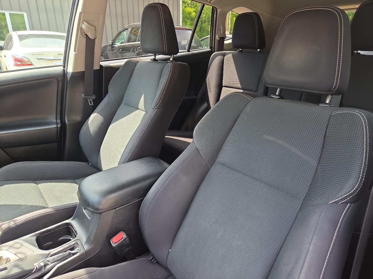 Toyota RAV4 XLE AWD (Natl) 2018