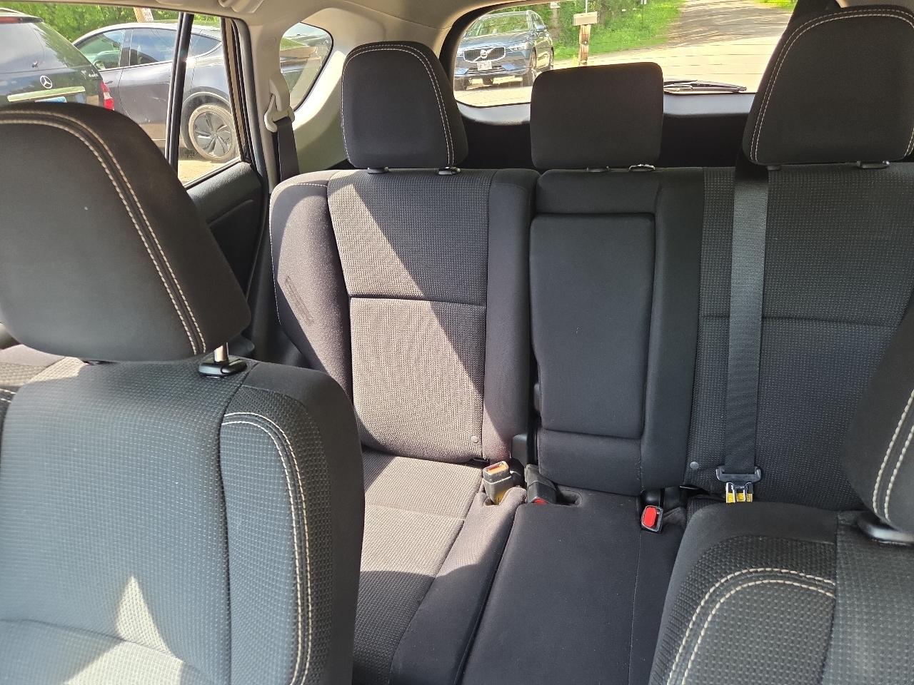 Toyota RAV4 XLE AWD (Natl) 2018