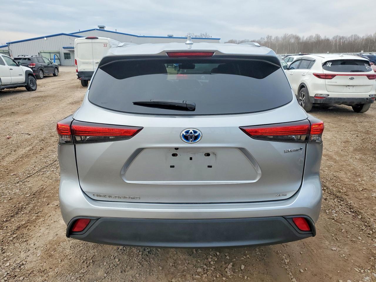 Toyota Highlander Hybrid XLE AWD (Natl) 2022