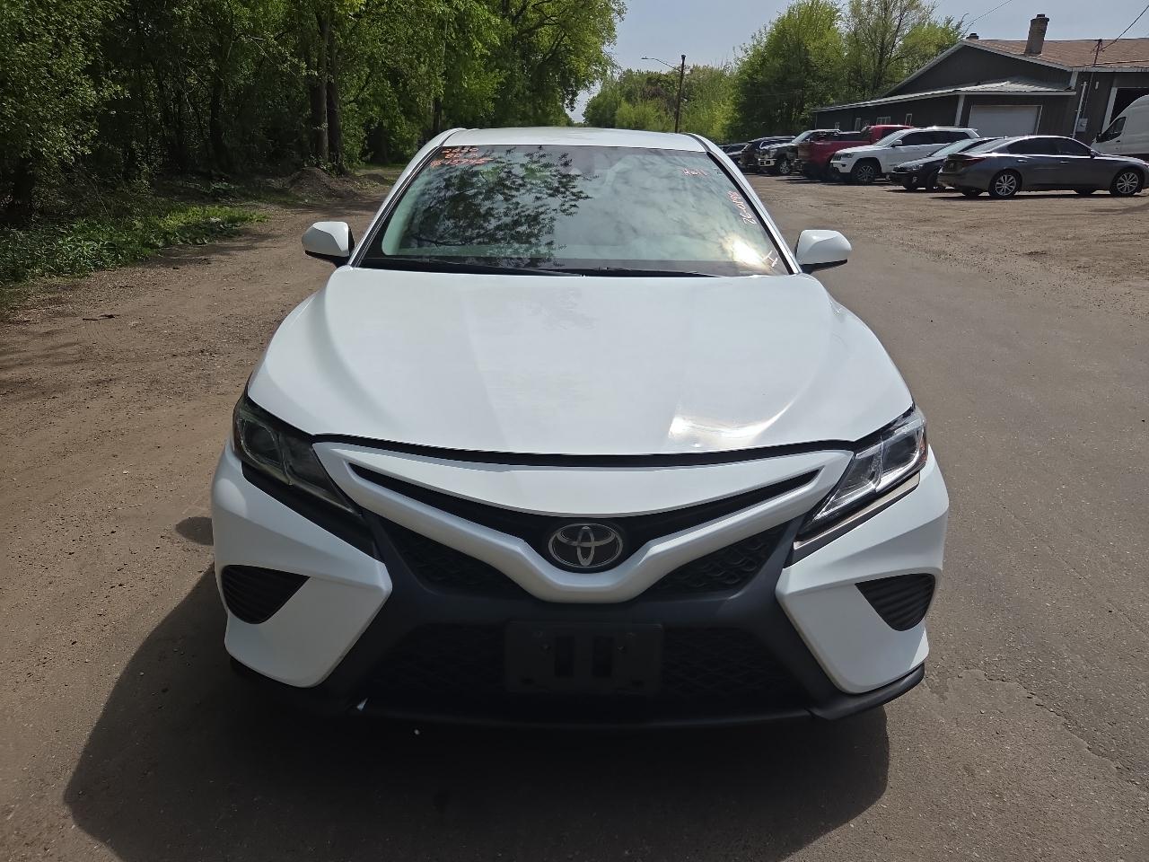 Toyota Camry SE Auto (Natl) 2020