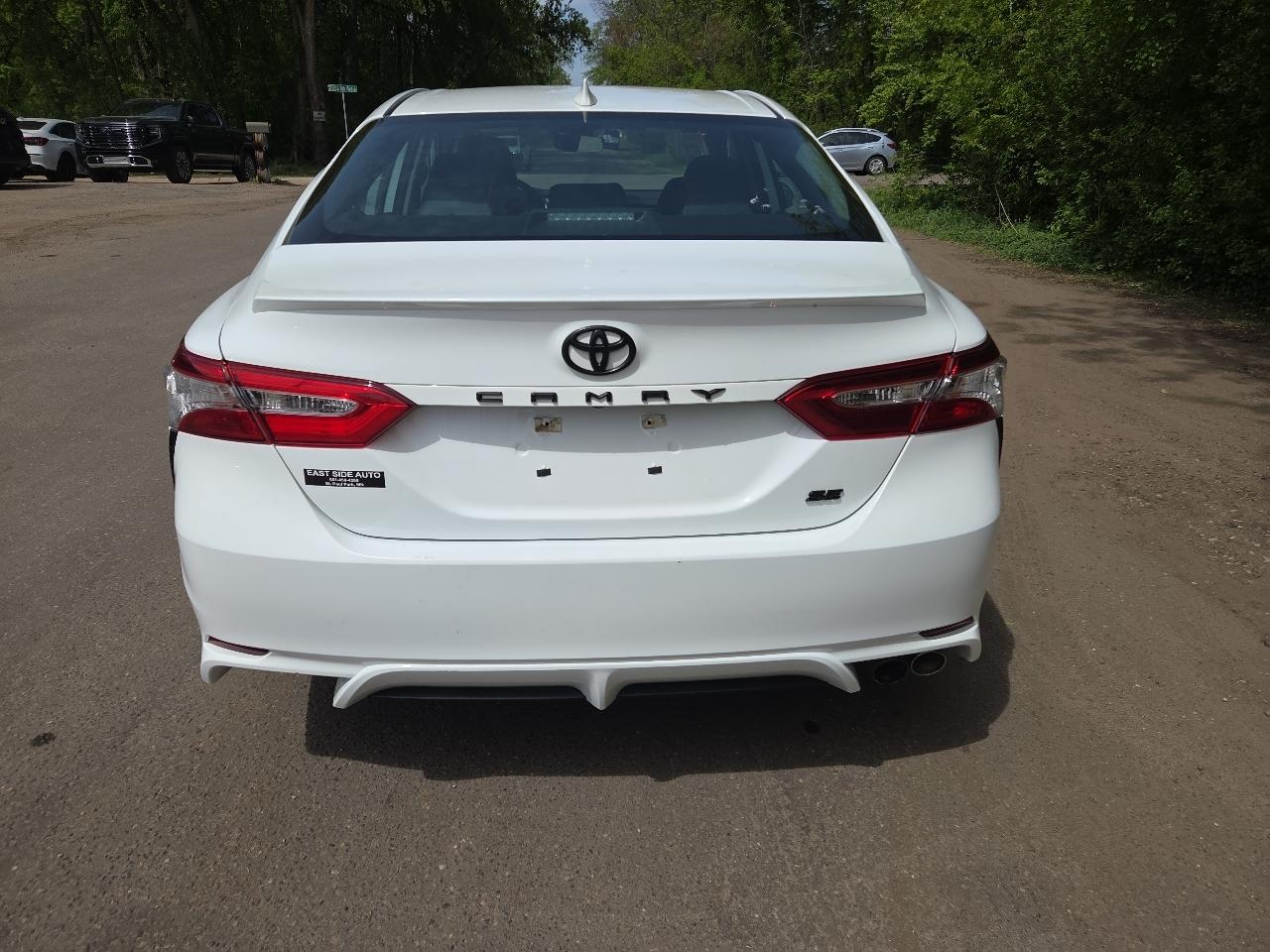 Toyota Camry SE Auto (Natl) 2020
