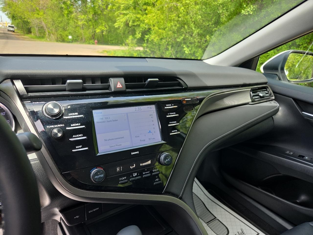 Toyota Camry SE Auto (Natl) 2020