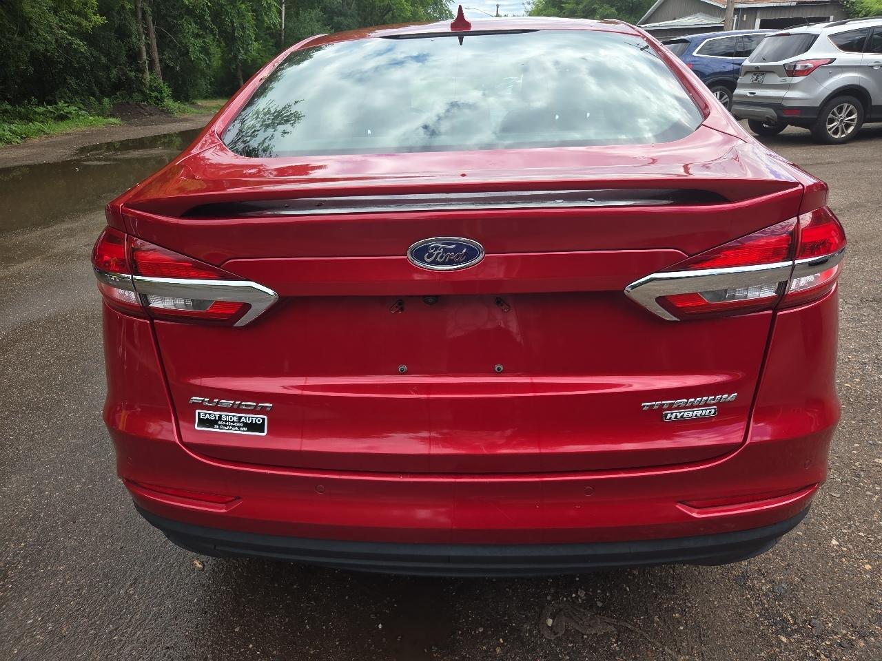 Ford Fusion Hybrid Titanium FWD 2020