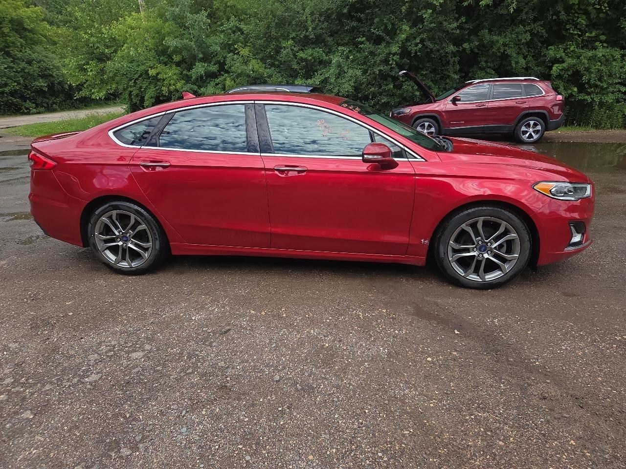 Ford Fusion Hybrid Titanium FWD 2020