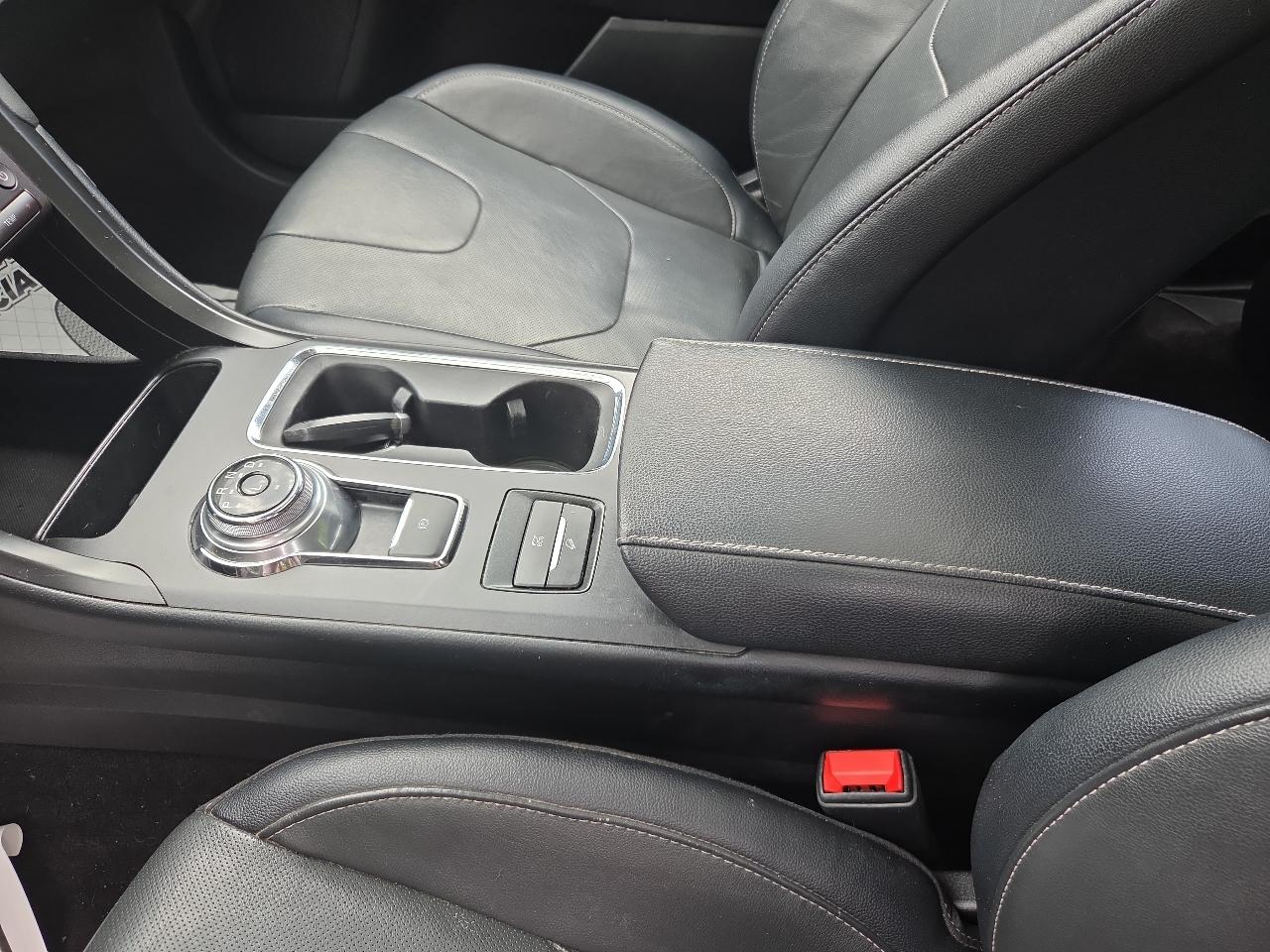 Ford Fusion Hybrid Titanium FWD 2020