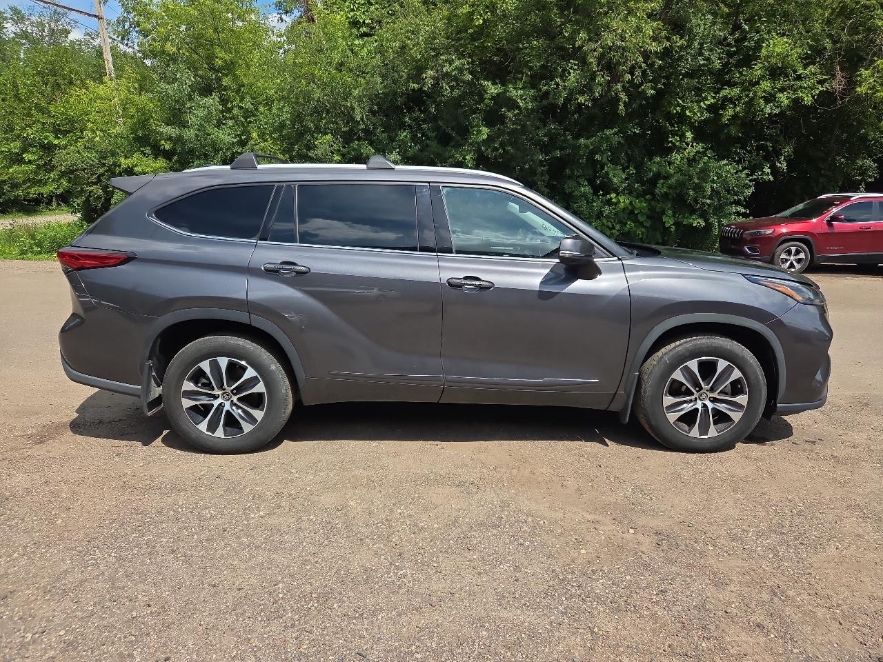 Toyota Highlander XLE AWD V6 2022