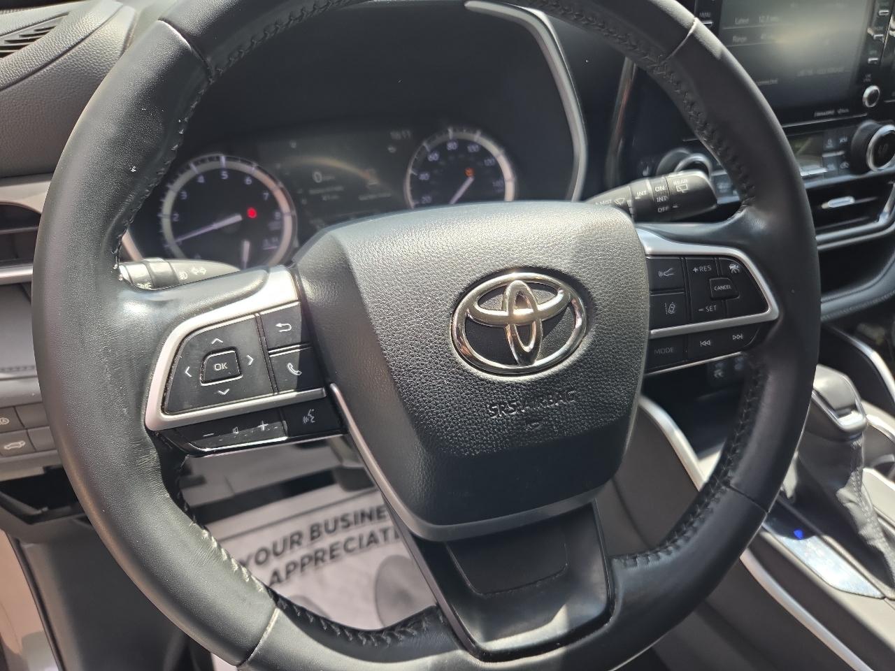 Toyota Highlander XLE AWD V6 2022