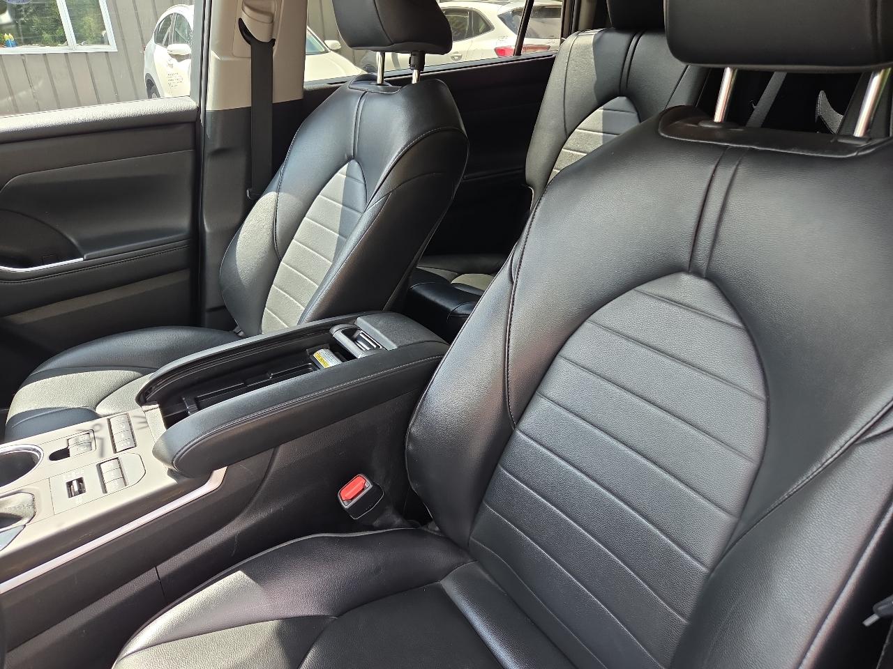Toyota Highlander XLE AWD V6 2022