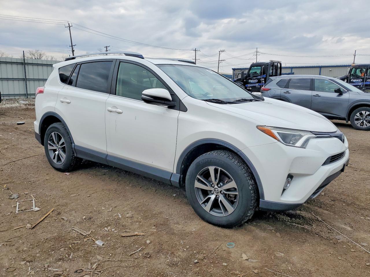 Toyota RAV4 XLE AWD (Natl) 2017