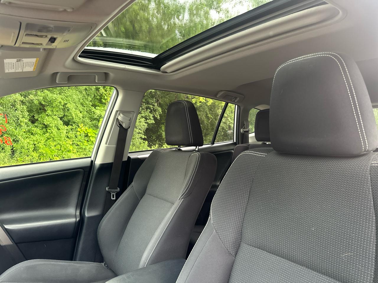 Toyota RAV4 XLE AWD (Natl) 2017