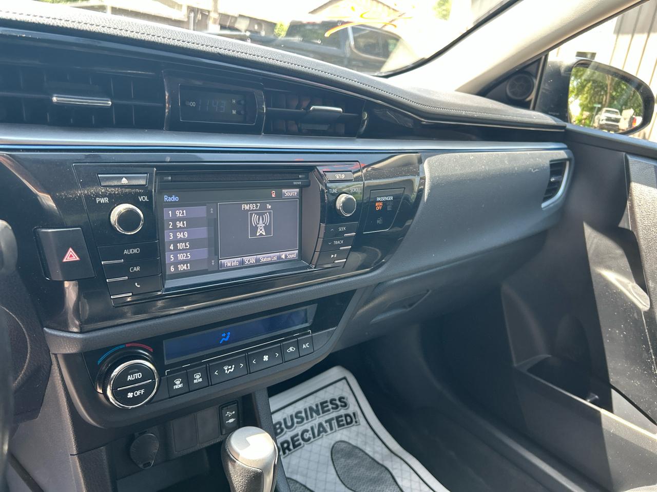 Toyota Corolla 4dr Sdn Auto L (Natl) 2015