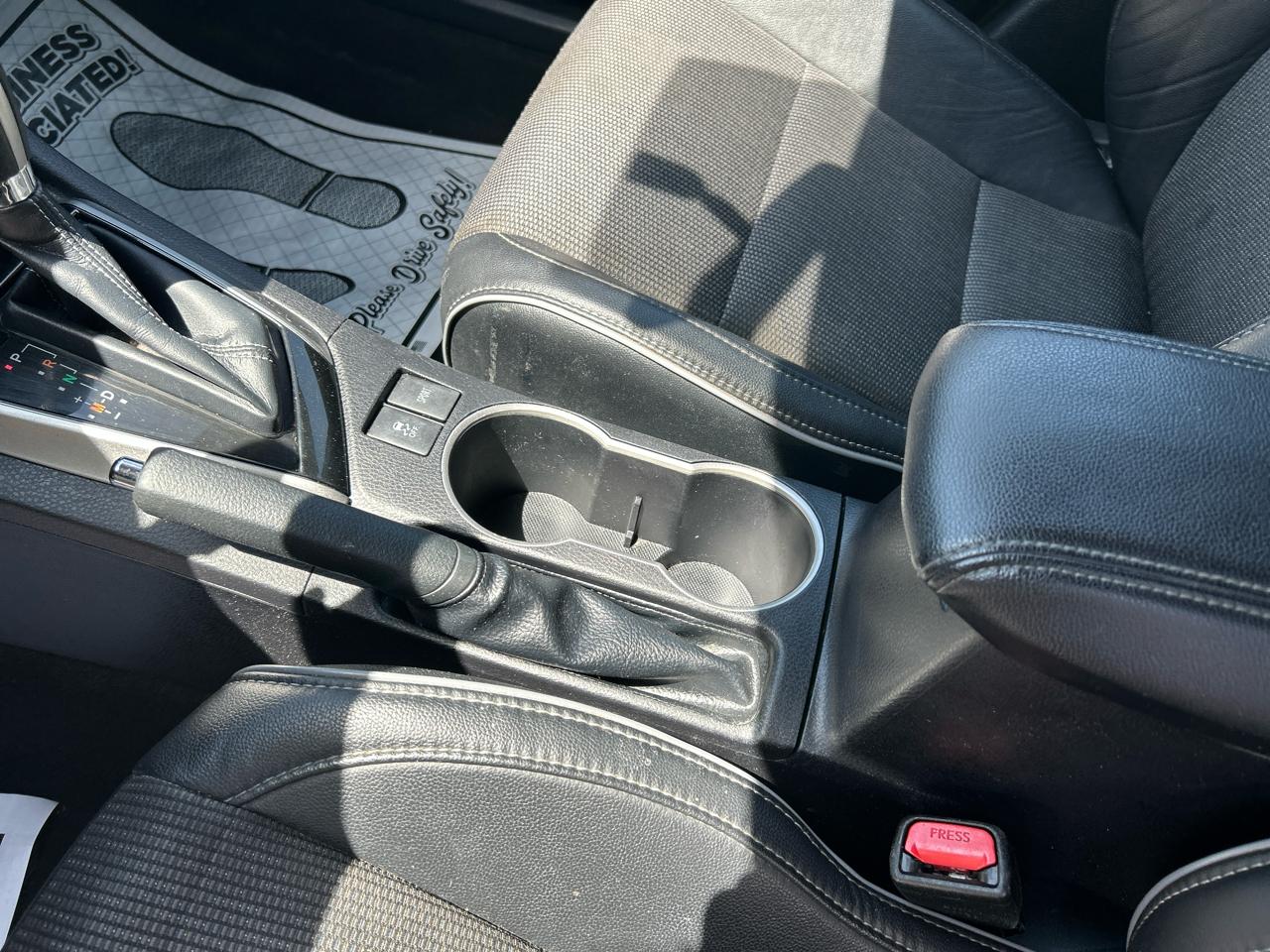 Toyota Corolla 4dr Sdn Auto L (Natl) 2015