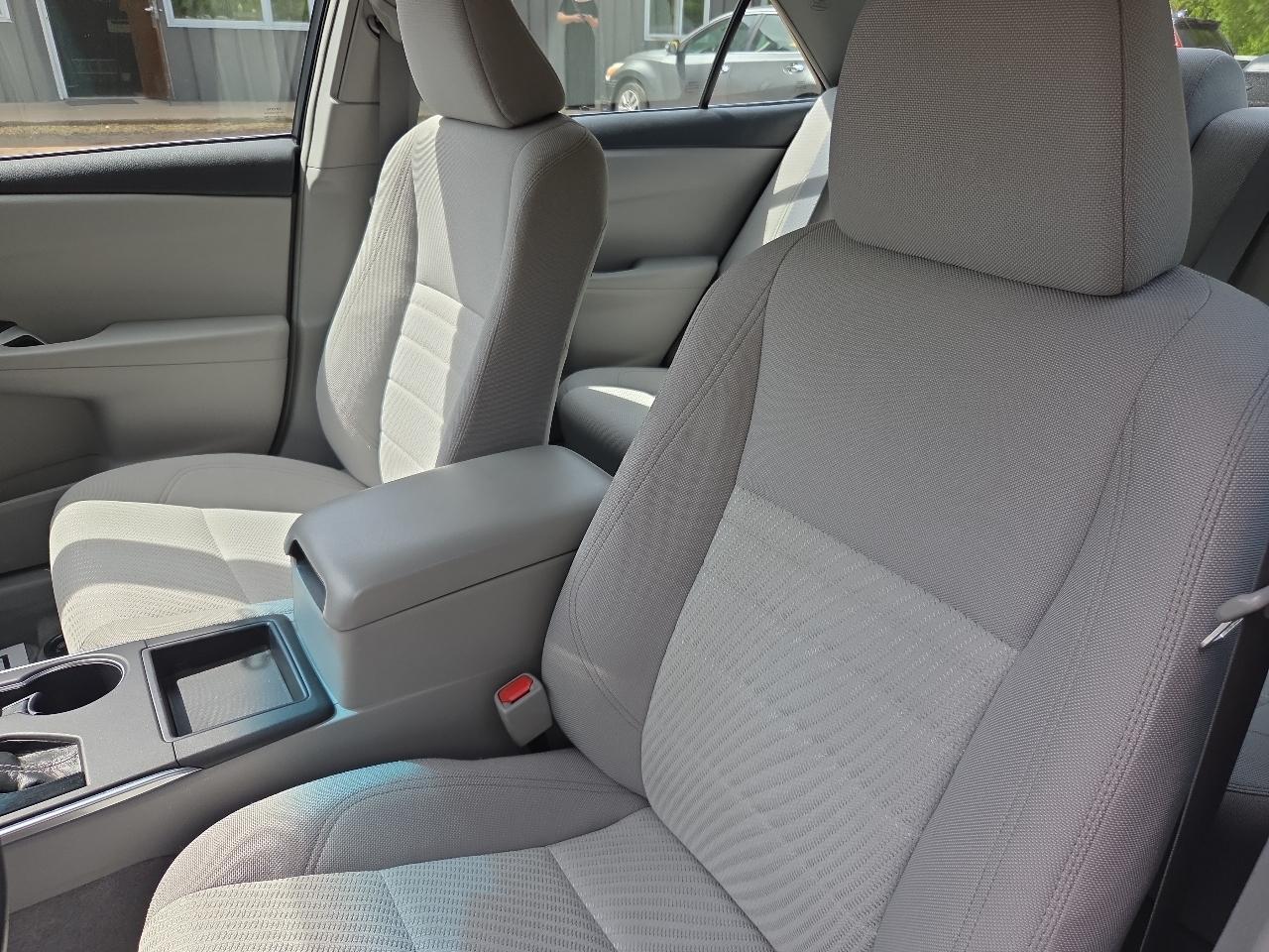 Toyota Camry XLE Auto (Natl) 2017