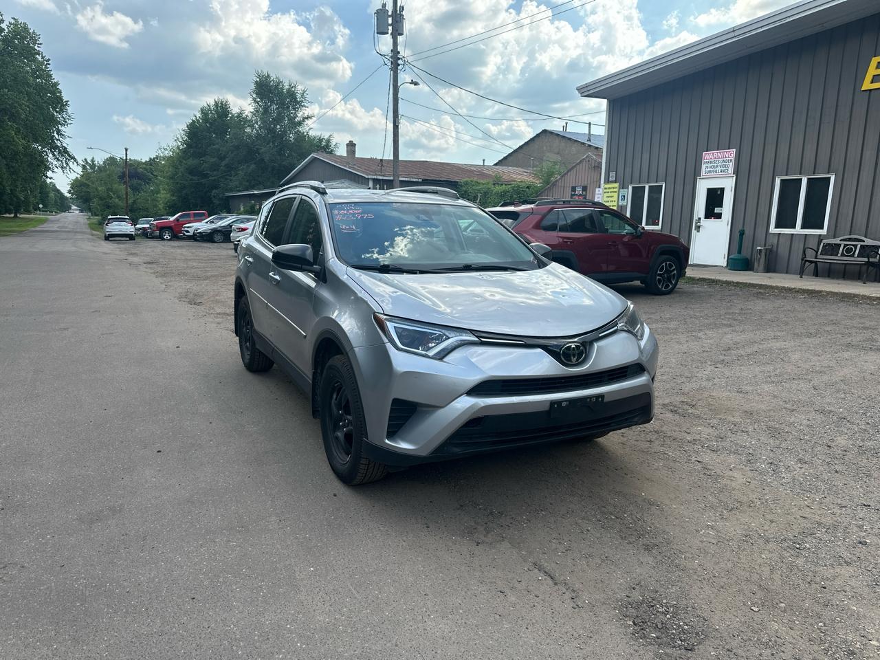 Toyota RAV4 LE AWD (Natl) 2017