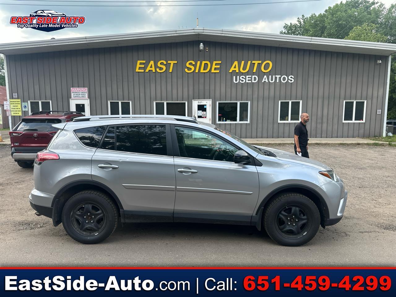 Toyota RAV4 LE AWD (Natl) 2017