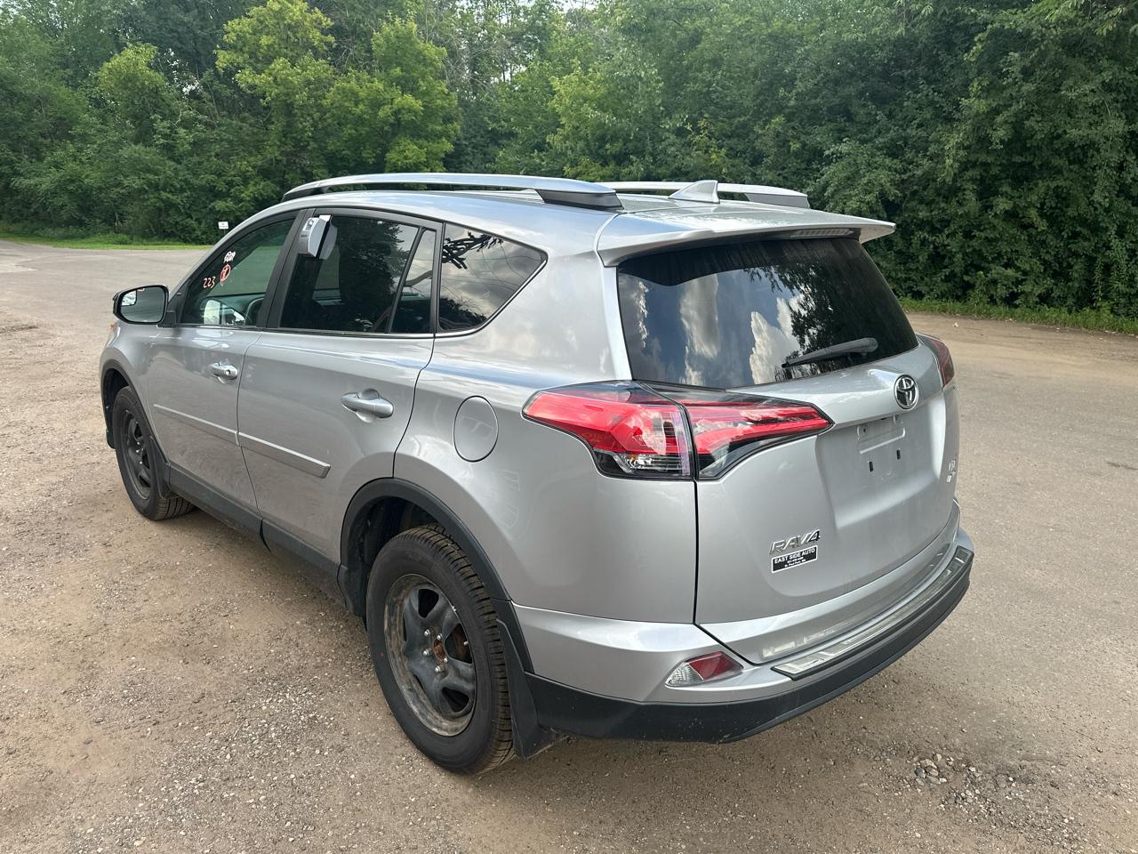 Toyota RAV4 LE AWD (Natl) 2017