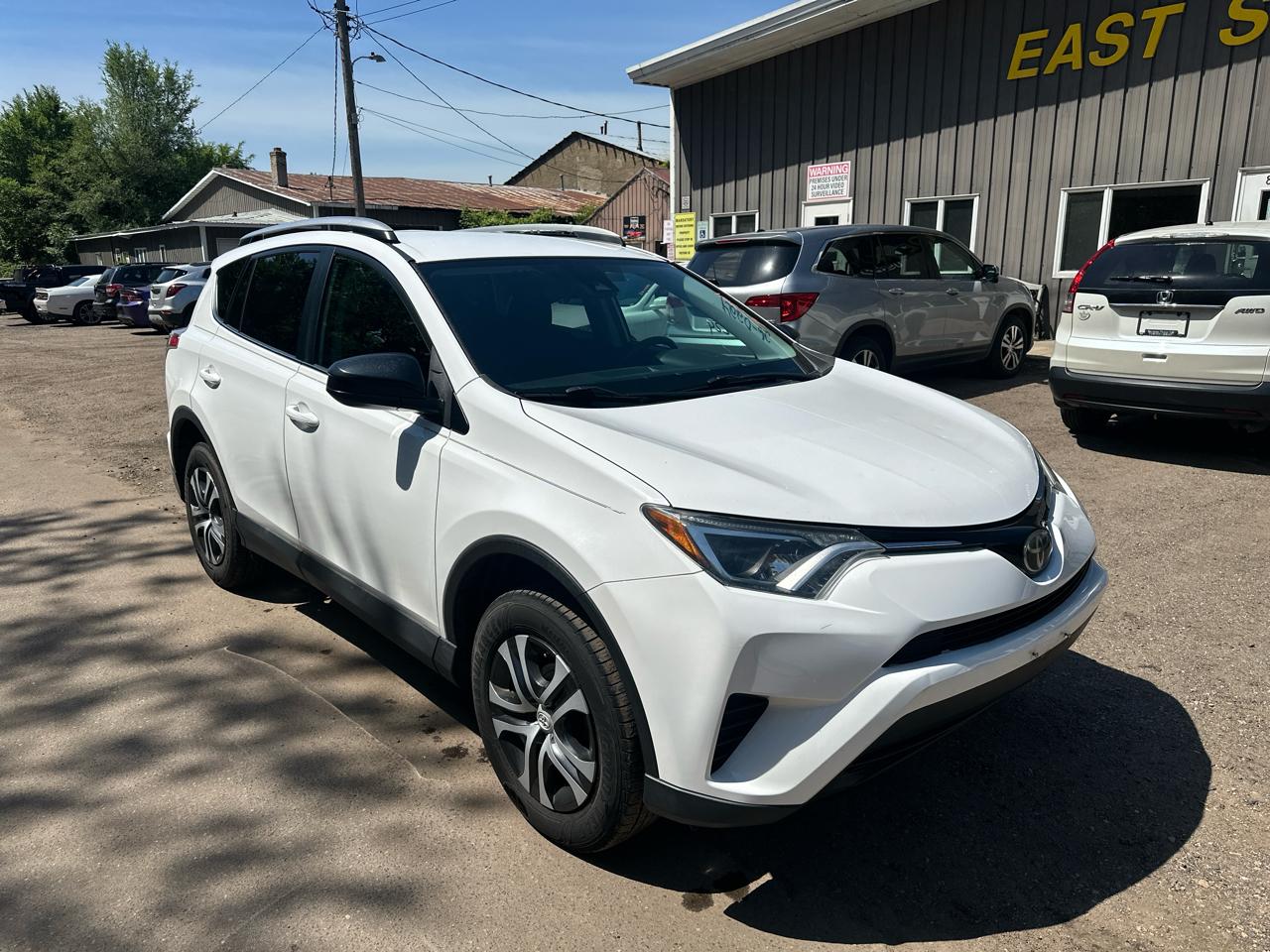Toyota RAV4 LE AWD (Natl) 2017
