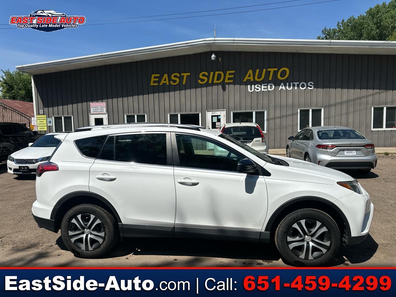 2017 Toyota RAV4 LE AWD's photo