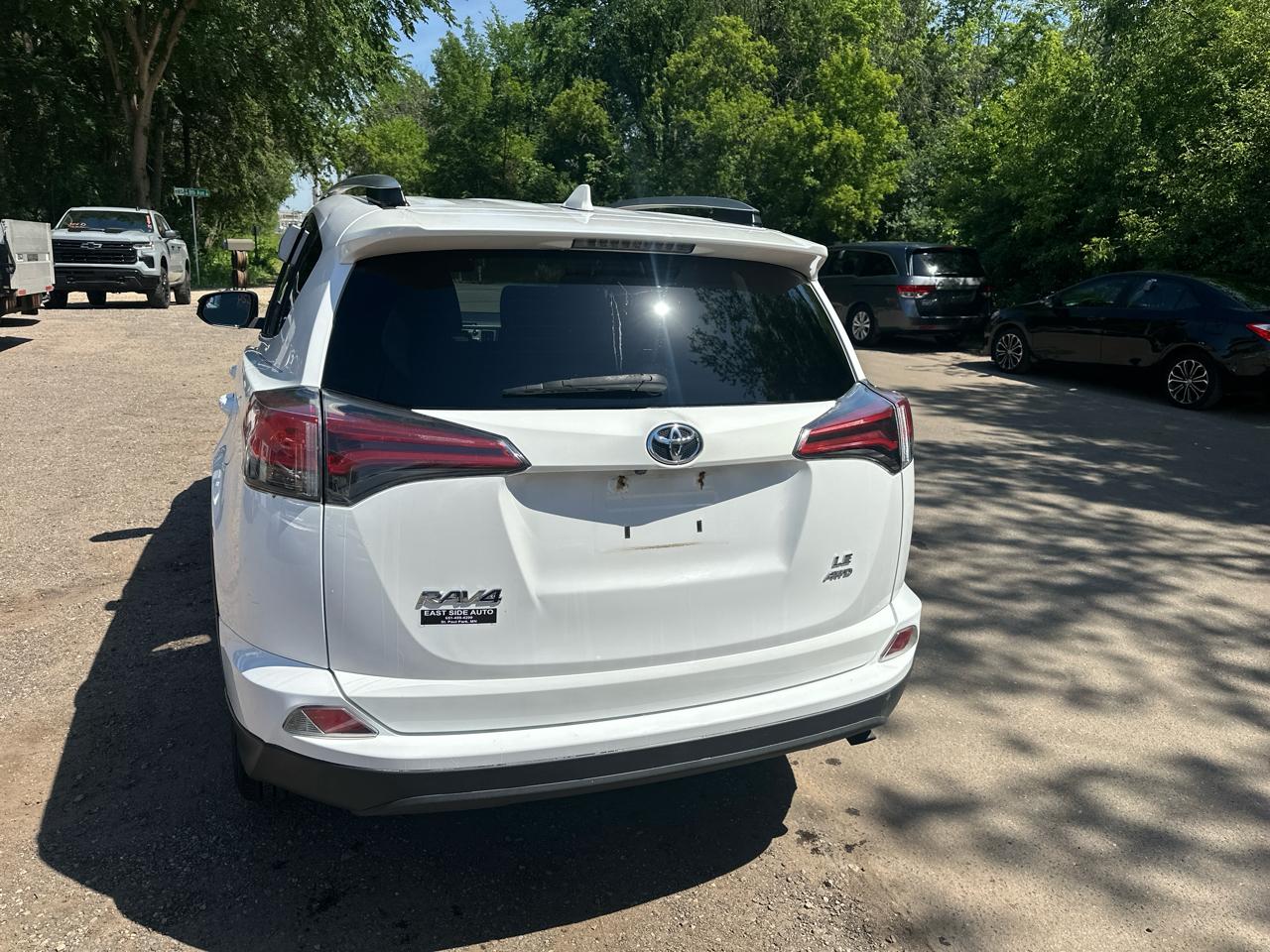 Toyota RAV4 LE AWD (Natl) 2017