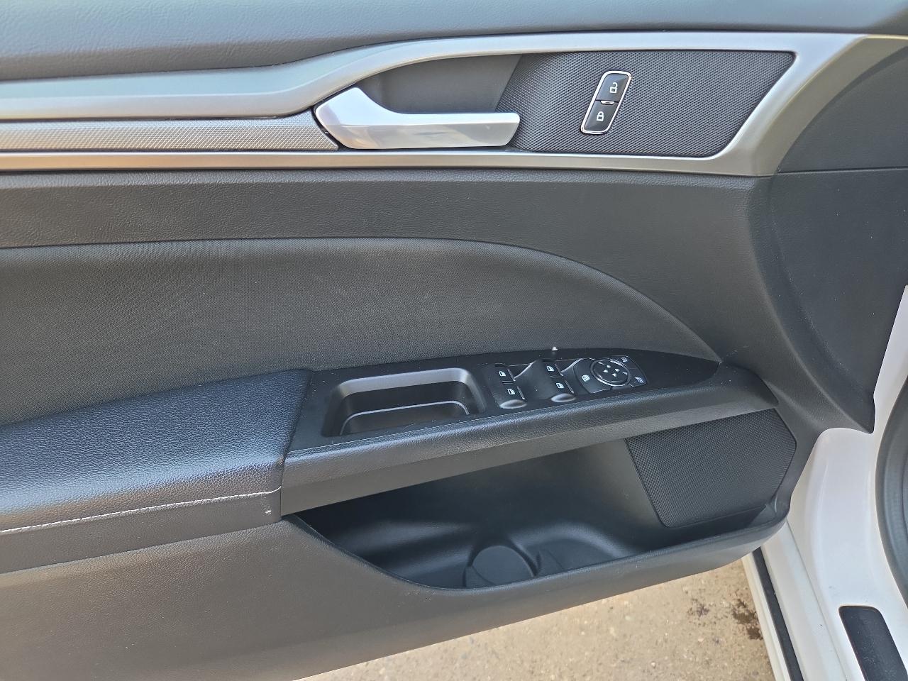 Ford Fusion SE FWD 2017