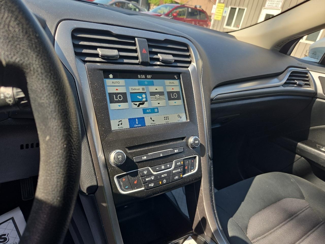 Ford Fusion SE FWD 2017