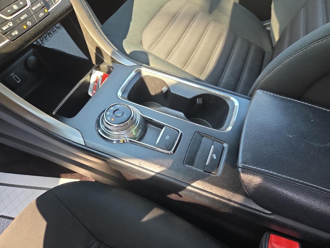 Ford Fusion SE FWD 2017