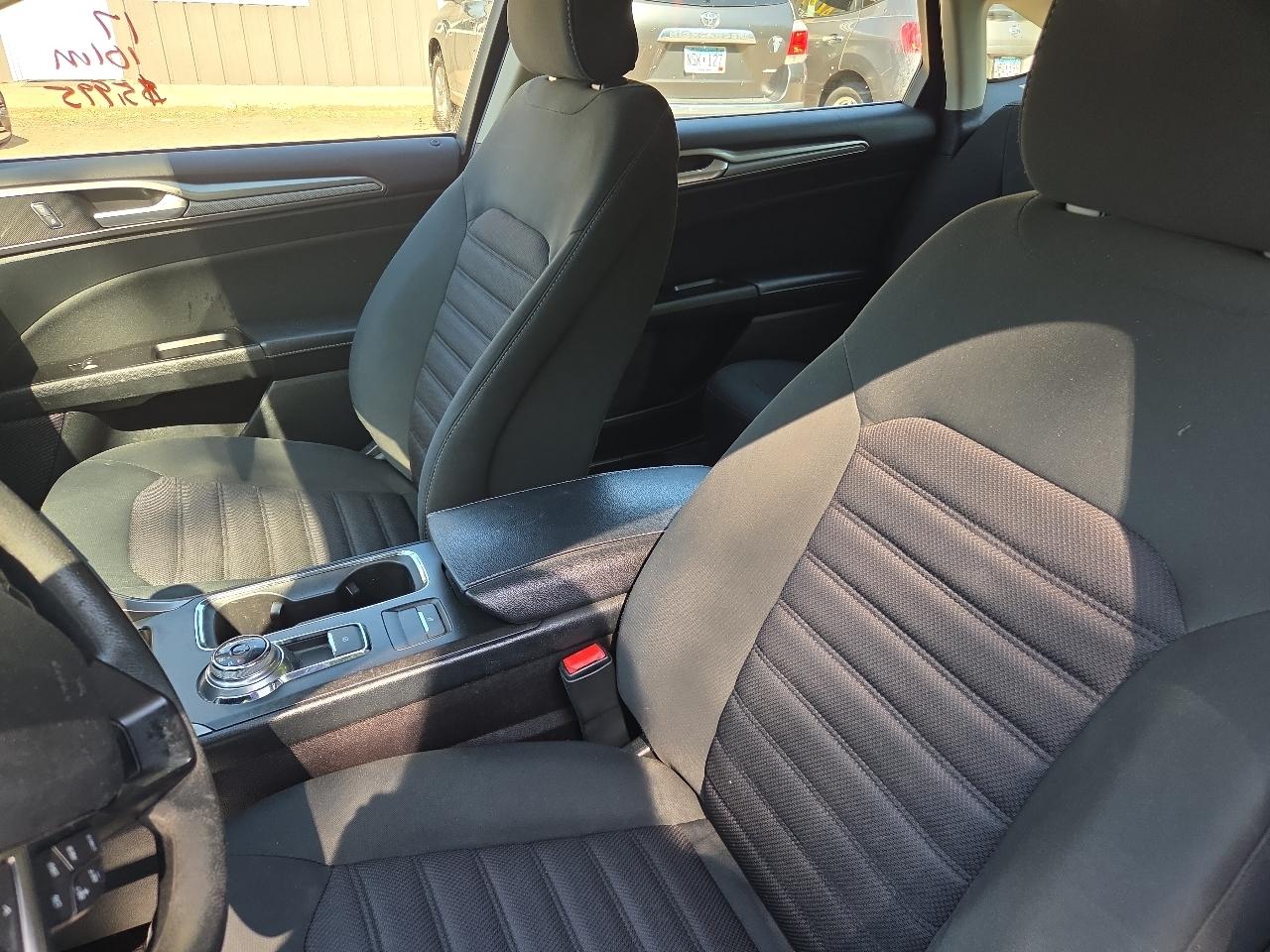 Ford Fusion SE FWD 2017