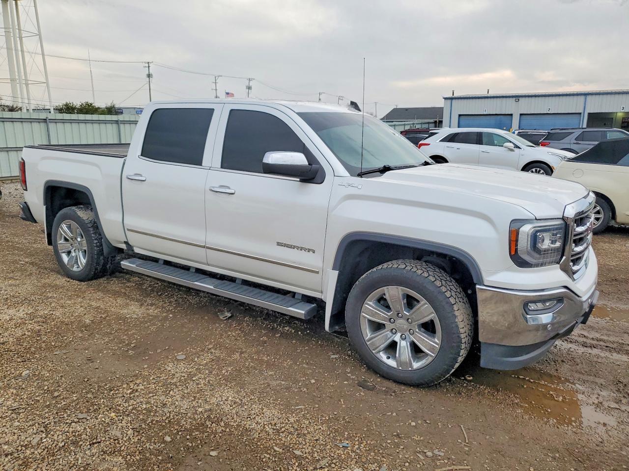 GMC Sierra 1500 4WD Crew Cab 143.5" SLT 2018